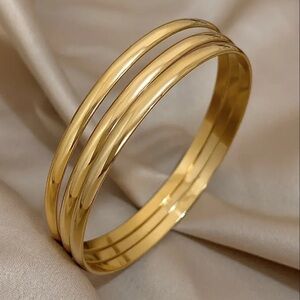 18k Gold Plated Smooth Glossy Bangle Bracelet 3 Piece Set Women Size 2.6” Medium